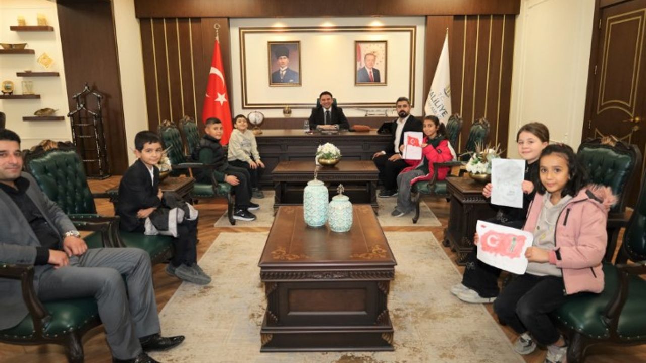 g82jxpuweaaovtc-kucuk