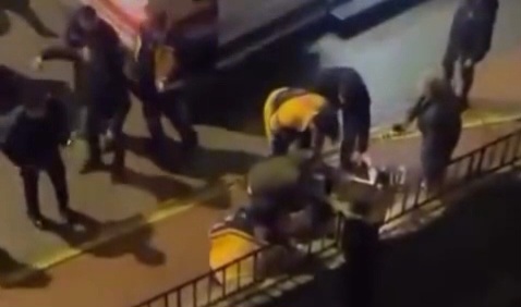 Şanlıurfa’da sokak ortasında dehşet- Önce bir kadını sonra kendini vurdu!Karaköprü’de bir kişi i(2)